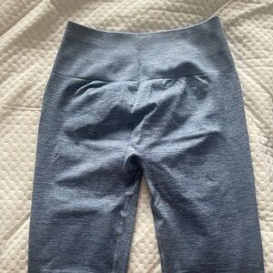 🤍Blue gym leggings with butt scrunch